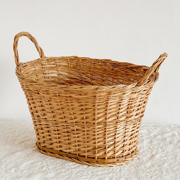 Vintage Natural Woven Basket - Picture 1 of 7